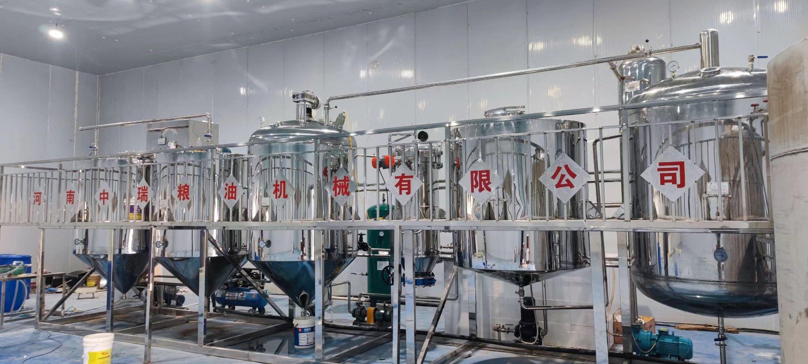 精煉設備.jpg 精煉設備.jpg